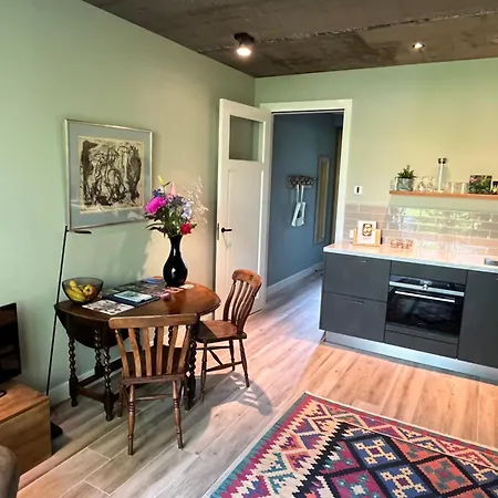 לינה וארוחת בוקר Luxe 