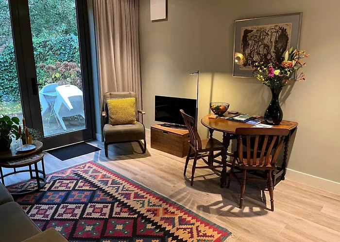 לינה וארוחת בוקר Luxe 