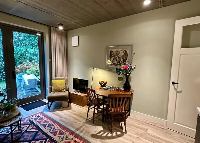 לינה וארוחת בוקר Luxe 